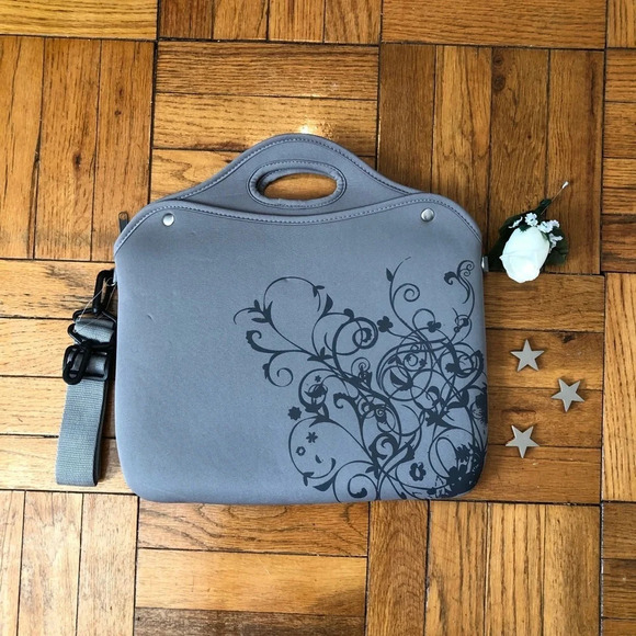 Laptop bag with detachable shoulder strap - Picture 1 of 8